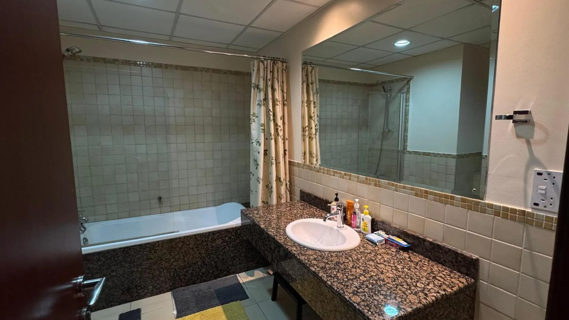 Marina View Luxury Retreat Modern Apartment Jbr Dubai